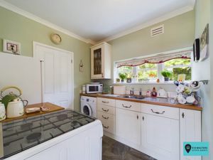 Kitchen- click for photo gallery